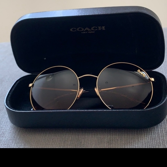 coach round sunglasses